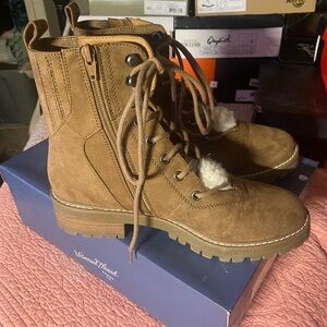 Universal Thread Goods Short Suede Camel Ankle Boots - Fur Trim. Size 9.5